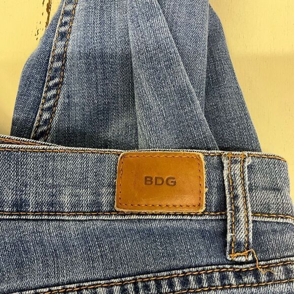 BDG Jeans Women’s Size 28wx29L Twig High Rise Blue Jeans Distressed Medium Wash - Picture 8 of 11